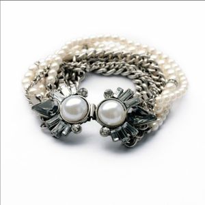 NEW pearl bracelet. Never worn.